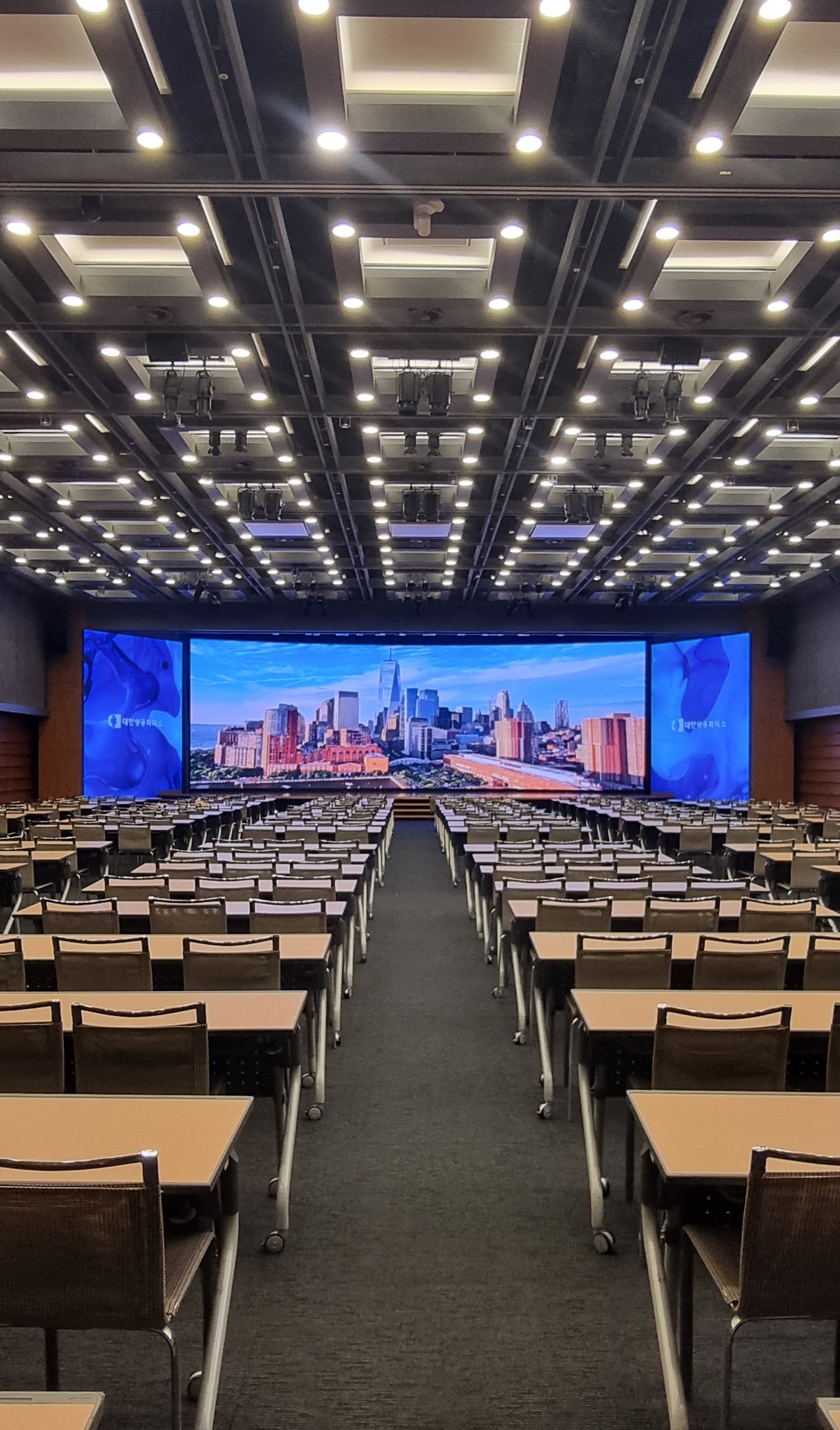 국제회의장 — 대형 LED 월